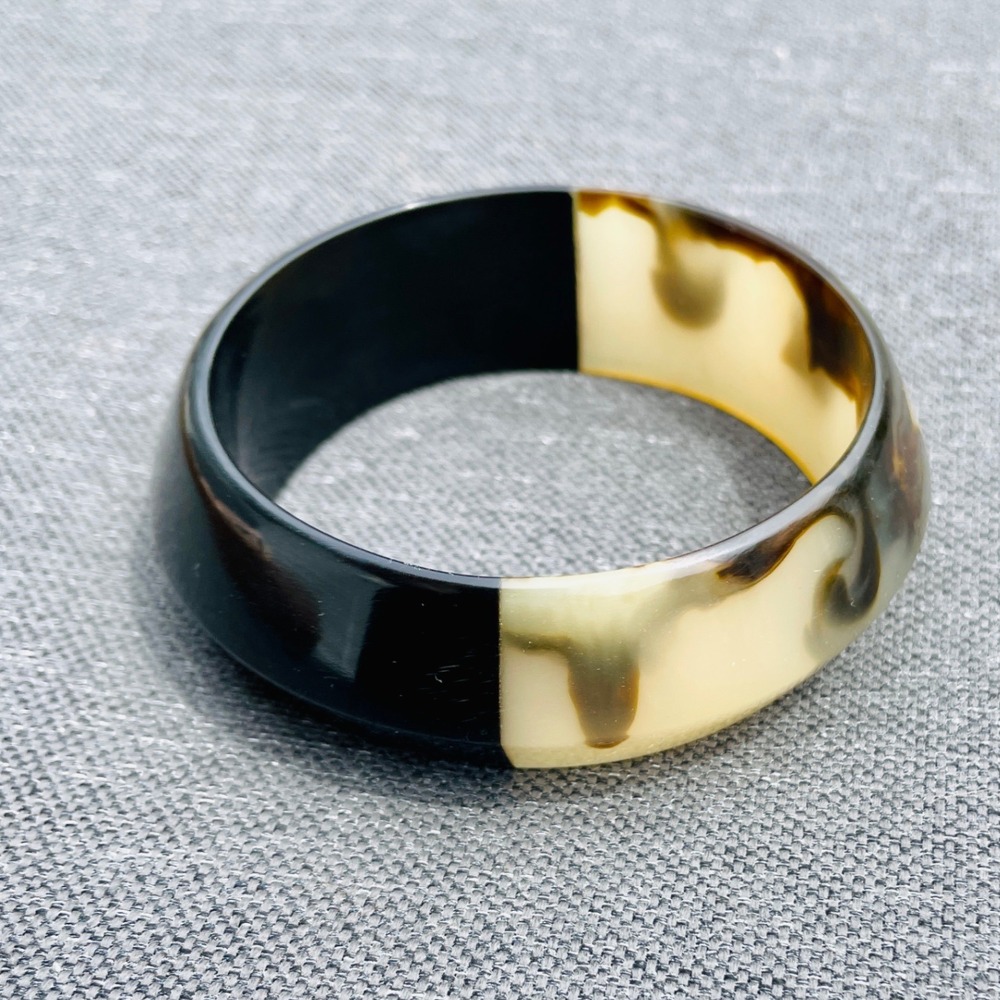Vintage Chunky Mod Lucite Bangle Bracelet Black Amber Marbled Acrylic Statement - Picture 6 of 14